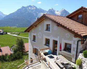 Pension Allegra - Scuol - Gebäude