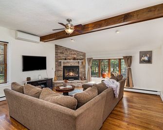 Holiday/Event at Historic cozy 40 A Farm, chef services, llamas avail near Lake - Chesterton - Huiskamer