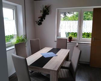 Tina \'s holiday apartment / craftsman accommodation / fitter accommodation / long term rental - Langenau - Essbereich