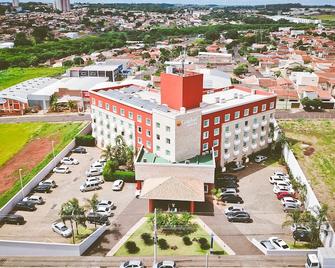 Comfort Hotel Araraquara - Araraquara - Building