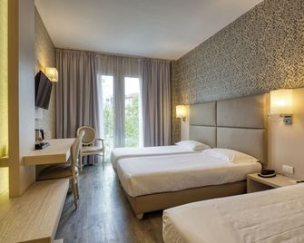 هوتل ناسكو - ميلان - غرفة نوم