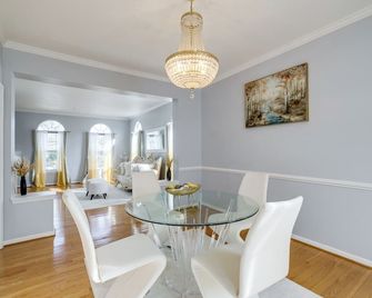 'the Mirror' - Elegant & Dog-Friendly Dmv Home - Upper Marlboro - Dining room