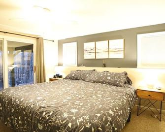 Pet Friendly Private Home, next door to Waterville Estates Recreation Center (GC29E) - Campton - Bedroom