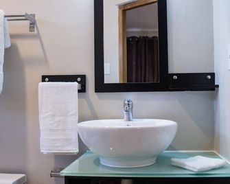 The Pier Beach Inn & Suites - Willemstad