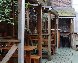 Embassie Backpackers - Liverpool - Pátio