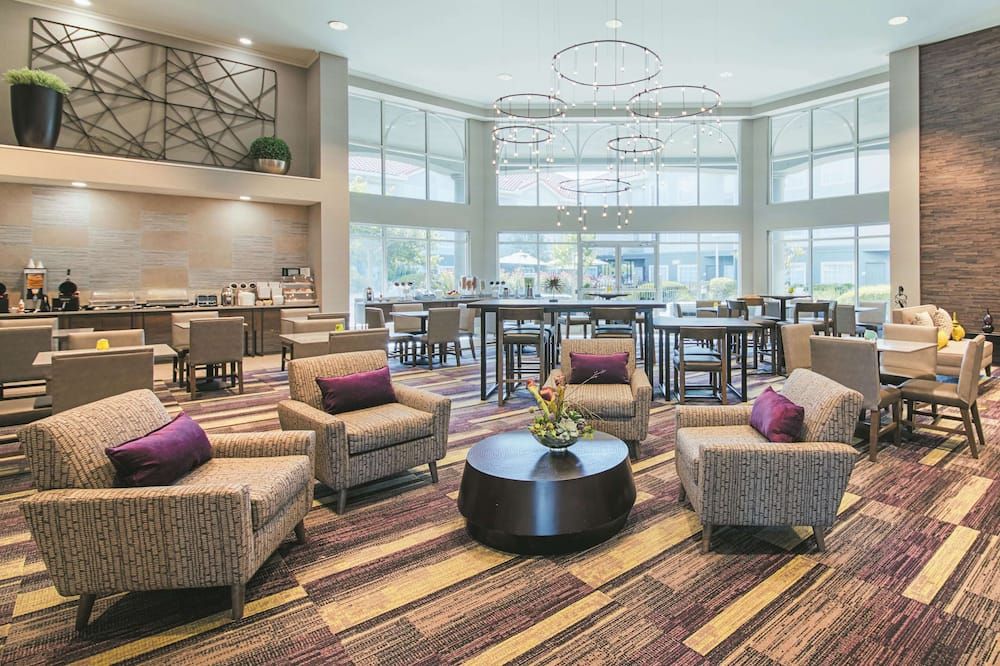 La Quinta Inn & Suites by Wyndham Austin Near The Domain - אוסטין - לובי