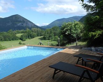 Cap De La Bigne: Pyros 15 People - Gembrie - Piscina