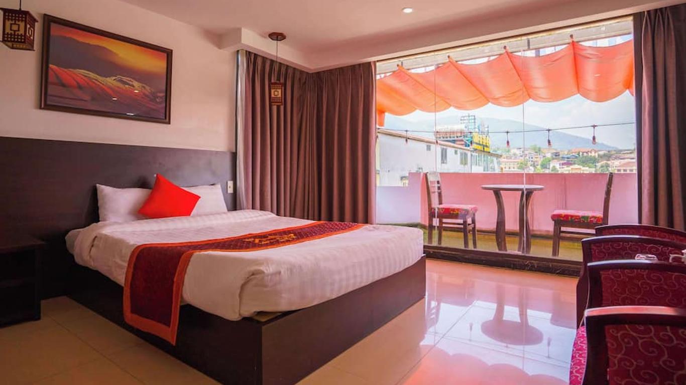 Sapa Crown Hotel