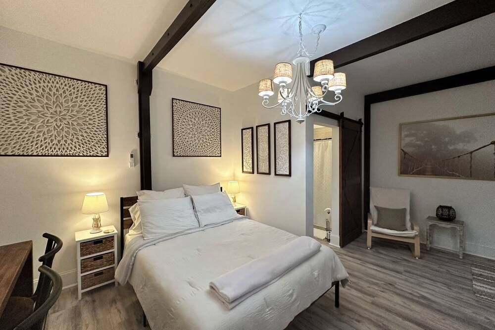 Our studio is very well located in Matthews, just 10 minutes from Charlotte. - Matthews - Schlafzimmer