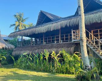 Siargao Sunflower Suites - General Luna - Rakennus