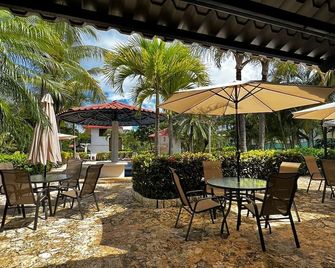 Drift Away Lodge - Playa Negra - Patio