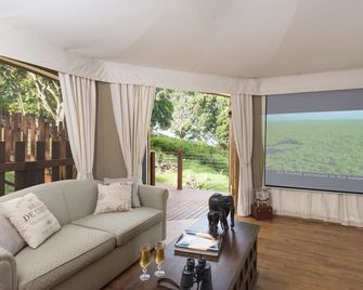 Clouds Safari - Beechmont - Sala de estar