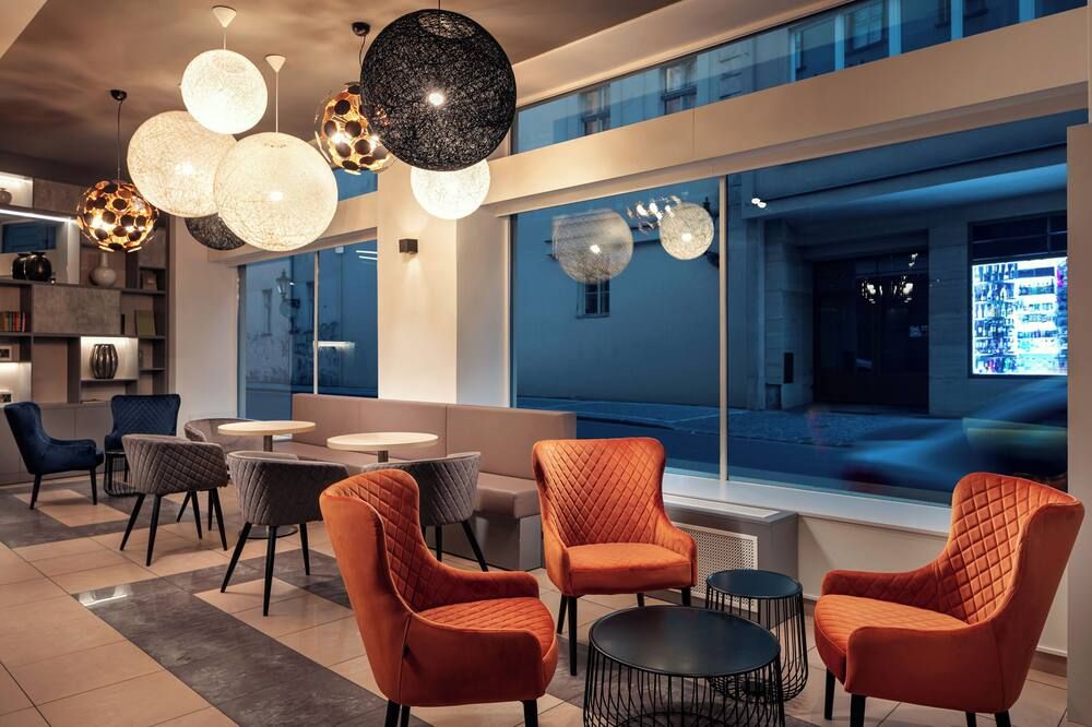 Astoria Hotel thumbnail 3