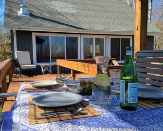 Relax in peaceful, private, secluded woods and mountains - Fleischmanns - Patio