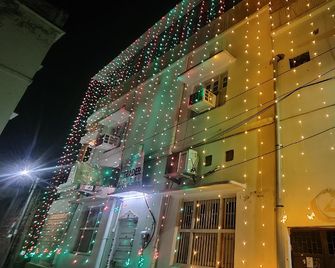 Inka Kashi Hostel Varanasi - Varanasi - Gebäude