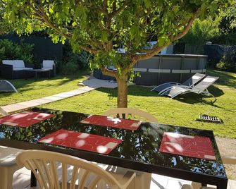 Dependence Villa 4 People Private Garden And Jacuzzi - Garéoult - Patio