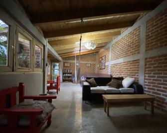 Rossco Backpackers Hostel - San Cristóbal de las Casas - Phòng khách