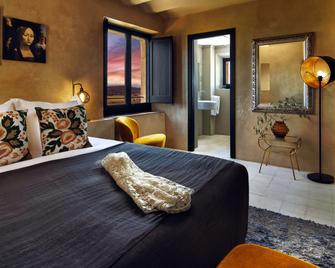 Hotel Castell d'Emporda - La Bisbal - Bedroom