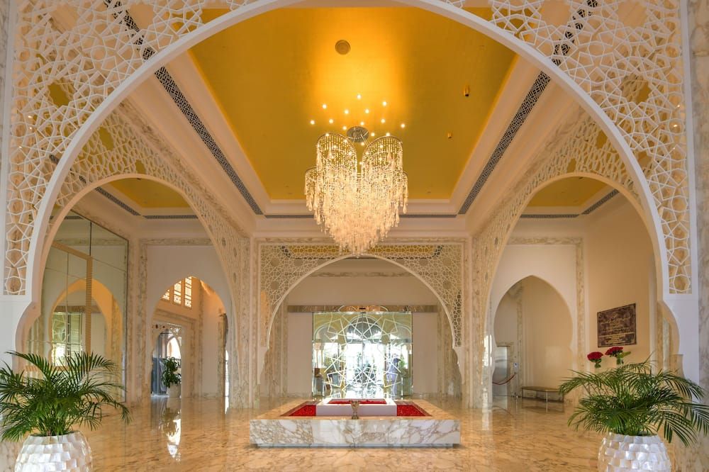 Royal Saray Resort - Manama - Lobby