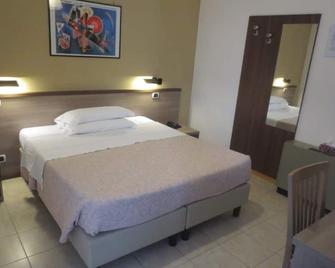 Hotel Armando' s - Sulmona - Sovrum