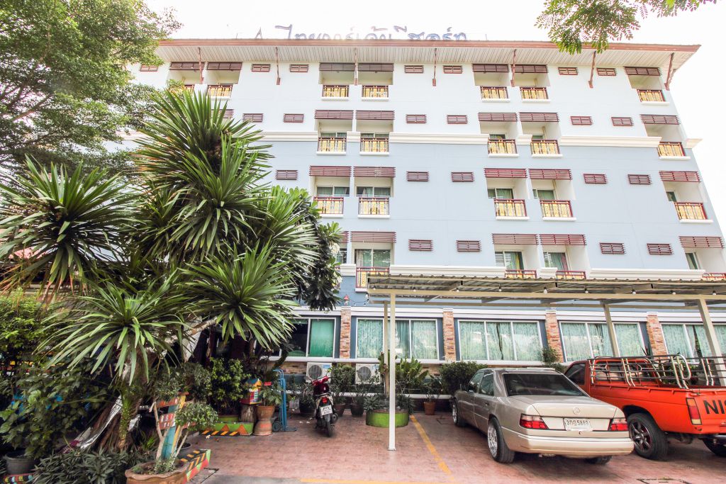 أو واي أو 280 تاي جاردن ريزورت