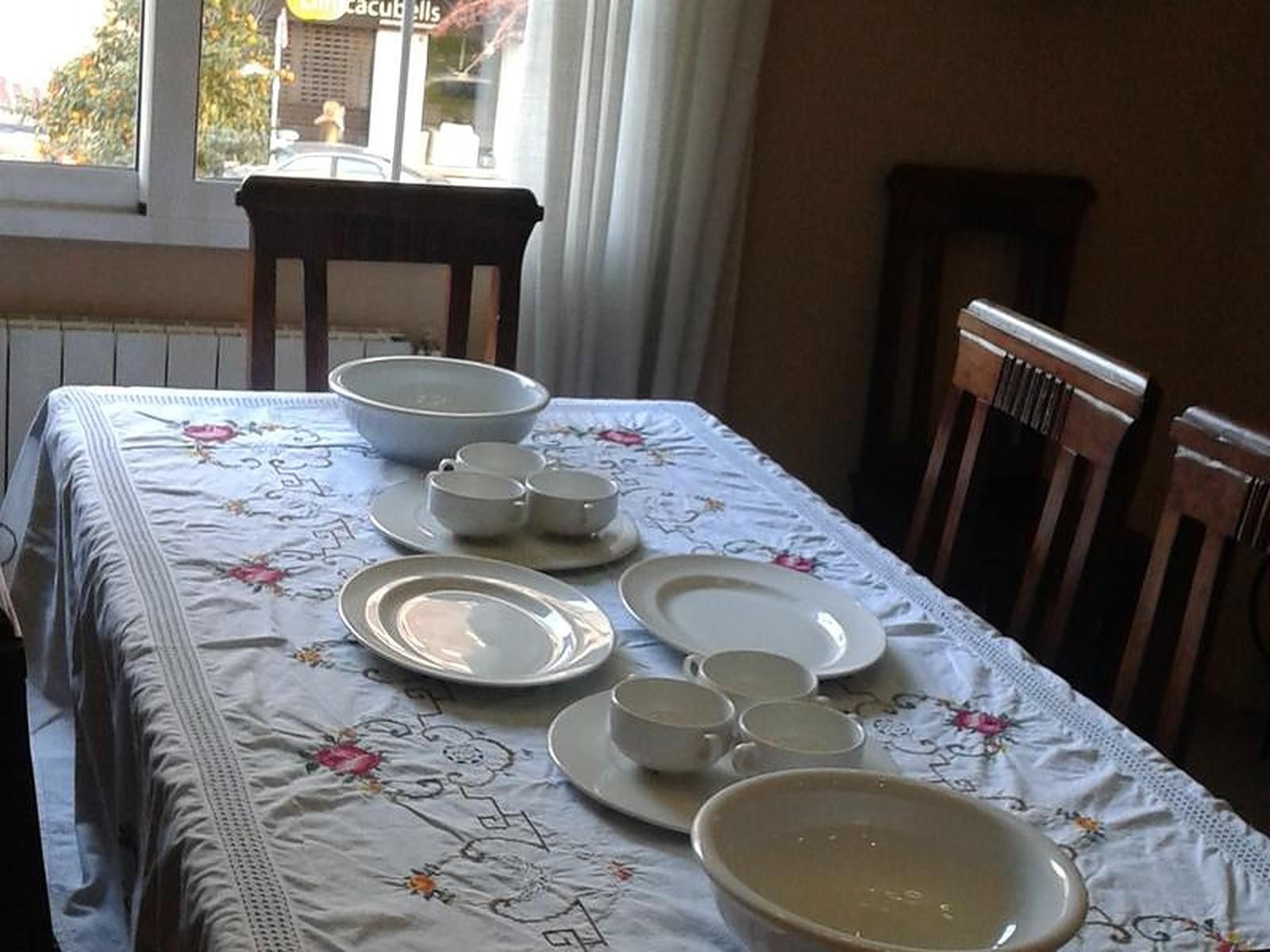 Twin Room In Valencia With Private Bathroom And Large Terrace For Pets - ולנסיה - חדר אוכל