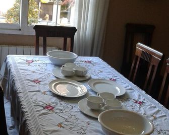 Twin Room In Valencia With Private Bathroom And Large Terrace For Pets - ולנסיה - חדר אוכל