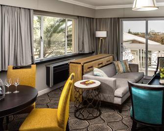 ساذرن صن ريدجواي - لوساكا - غرفة معيشة