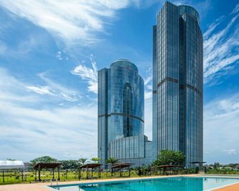 Hilton Brazzaville Les Tours Jumelles Hotel & Residences - Brazzaville - Gebäude