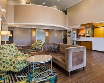 Best Western Plus Patterson Park Inn - Arkansas City - Living room