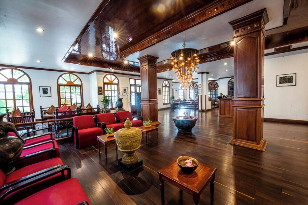 فندق وسبا رويال كراون