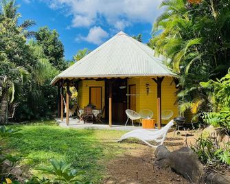 Couleur Soleil Bouillante Original bungalows in tropical garden QUIET - Bouillante - Patio
