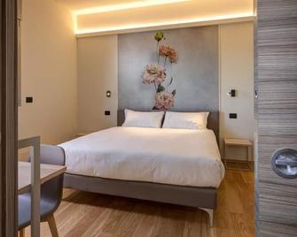 Park Hotel & Residence by The Cube - פידנצה - חדר שינה