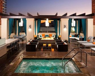 Glamorous KTown Boutique Residences with Rooftop view - Los Angeles - Svømmebasseng