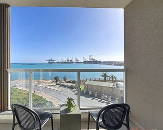 South 32 Hotel by Zzzing - Birżebbuġa - Balcón