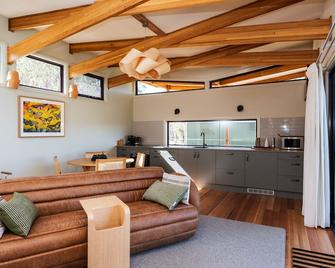 Freycinet Resort - Coles Bay - Living room