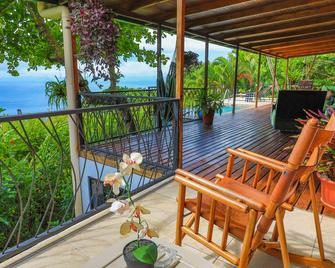 Alta Vista Villas Casas Vacacionales - Manuel Antonio - Balcón