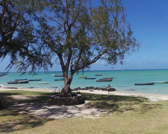 2 Beds Fully Furnished Apartments At 2 Minutes Walk To The Beach In The North. - Grand Gaube - Outdoor view