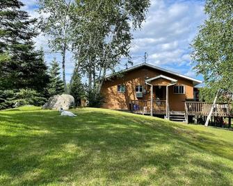 3 Cottages on the water with a spectacular view - Kenora - Building