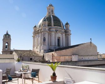 Zibibbo Suites & Rooms - Aparthotel In Centro Storico A Trapani - Trapani - Balcony