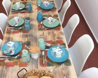Surfers Retreat - Hostel - Adults Only - Corralejo - Menjador