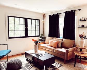 Cozy Modern Mountain Cottage - Morrison - Sala de estar