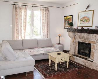Le Clos des Oliviers by Interhome - Carcès - Salon