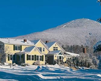 Red Clover Inn: Queen Suite near Killington - Mendon - Building