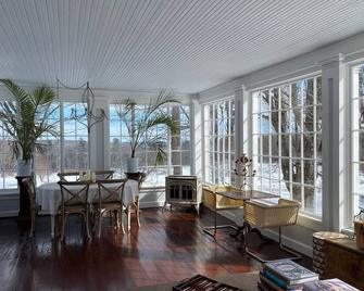NEW! Sunday Farm - 1840's Whaling Captain's Estate - Chester - Dining room