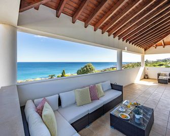 Luxury Oceanfront Villa with breathtaking Sea Views, heated (opt.) infinity Pool - Praia da Luz - Balcony