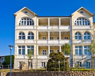 Vju Hotel Rügen - Gohren - Edificio