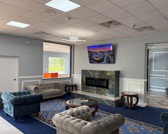 Holiday Lodge Hotel & Conference Center - Oak Hill - Lounge