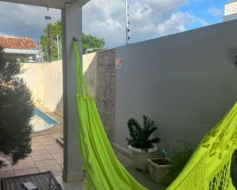 Casa Com Piscina Em Área Nobre Próximo A Praia Parques Restaurantes E Shopping. - Boa Vista - Balcón