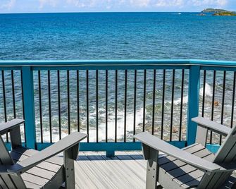 Oceanfront, 3 Pools, Central Location, Generator! - Saint Thomas Island - Balcony